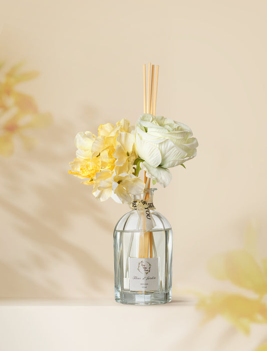 Pretty Valley Home Reed Diffuser Set – Silk Blossom Scent (120ml) | Dried Flowers, Long-Lasting Fragrance, Gift-Ready Home Decor