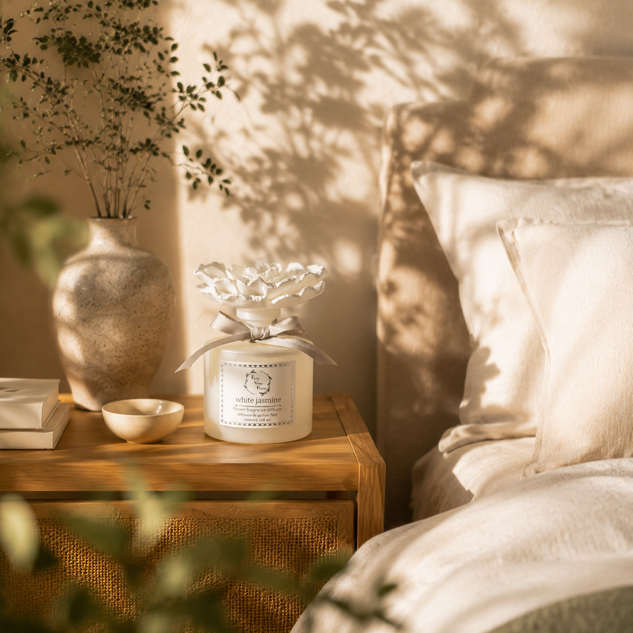 Pretty Valley Home White Marigold Ceramic Flower Diffuser Gift Set –White Jasmine Scent,  200ml Handcrafted Home Fragrance with Elegant White Porcelain Bloom