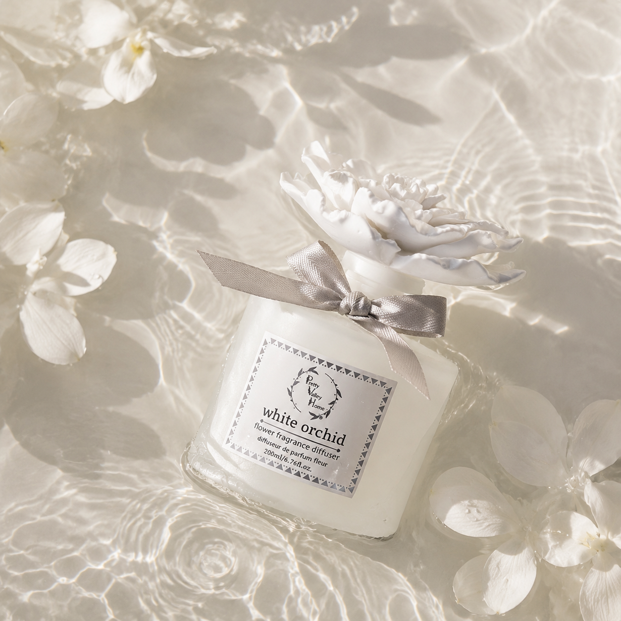 Pretty Valley Home White Ceramic Flower Diffuser Gift Set – White Orchid Scent, 200ml Handmade Home Fragrance & Luxury Gift for Her