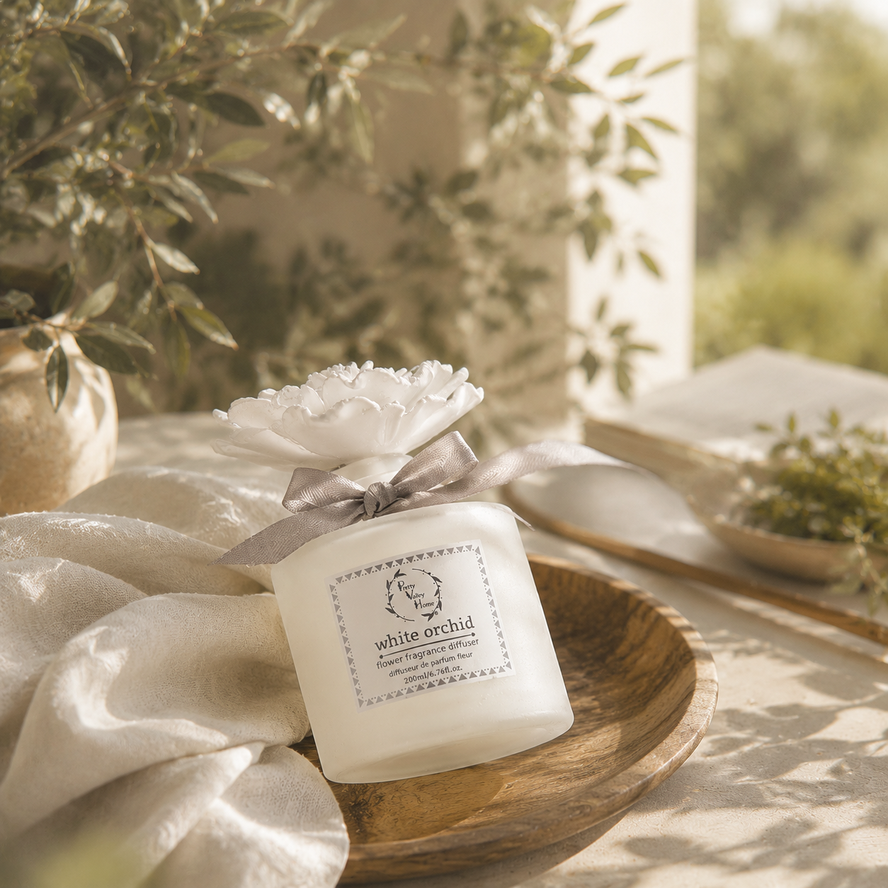 Pretty Valley Home White Ceramic Flower Diffuser Gift Set – White Orchid Scent, 200ml Handmade Home Fragrance & Luxury Gift for Her